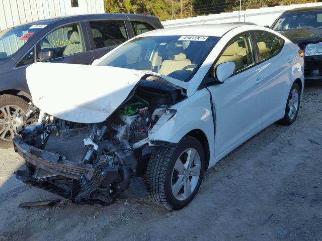 5NPDH4AE7BH002846 - 2011 HYUNDAI ELANTRA GL WHITE photo 2