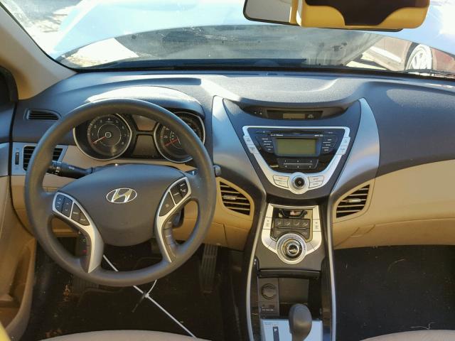 5NPDH4AE7BH002846 - 2011 HYUNDAI ELANTRA GL WHITE photo 9