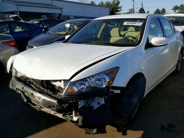 1HGCP263X9A126915 - 2009 HONDA ACCORD LX WHITE photo 2