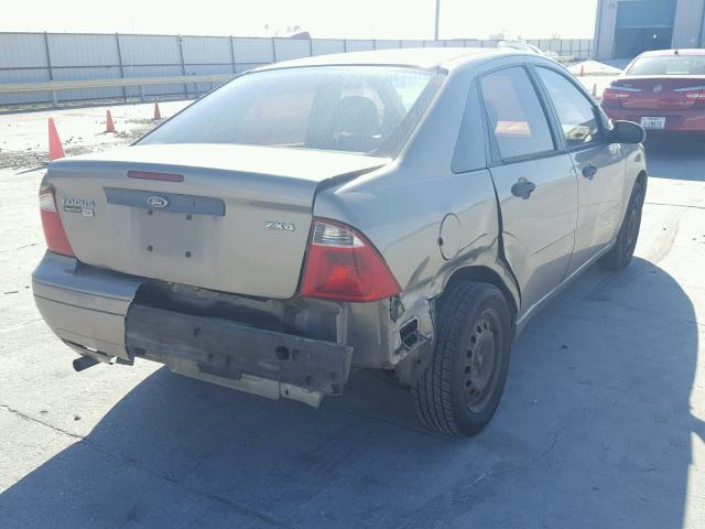 1FAFP34N35W250551 - 2005 FORD FOCUS ZX4 BEIGE photo 4