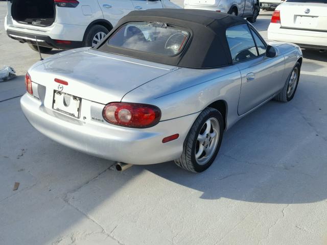 JM1NB353920232703 - 2002 MAZDA MX-5 MIATA SILVER photo 4