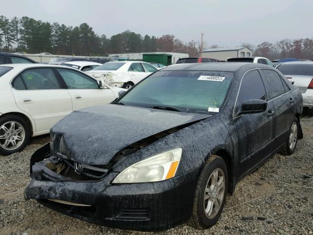 1HGCM56397A133295 - 2007 HONDA ACCORD SE BLACK photo 2