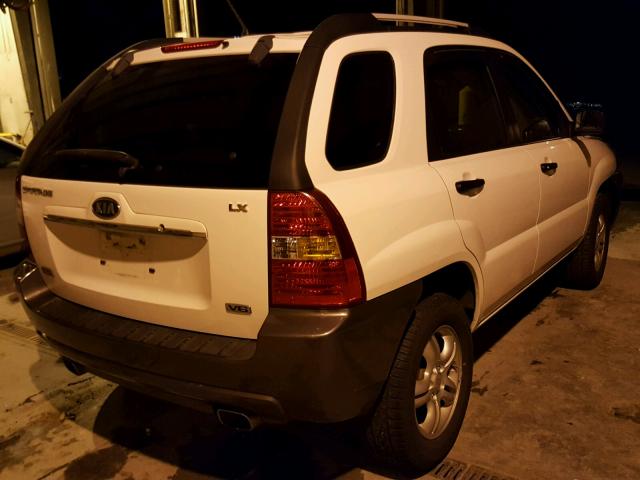 KNDJE723087543003 - 2008 KIA SPORTAGE E WHITE photo 4