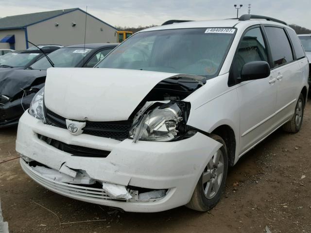 5TDZA23C65S321745 - 2005 TOYOTA SIENNA CE WHITE photo 2