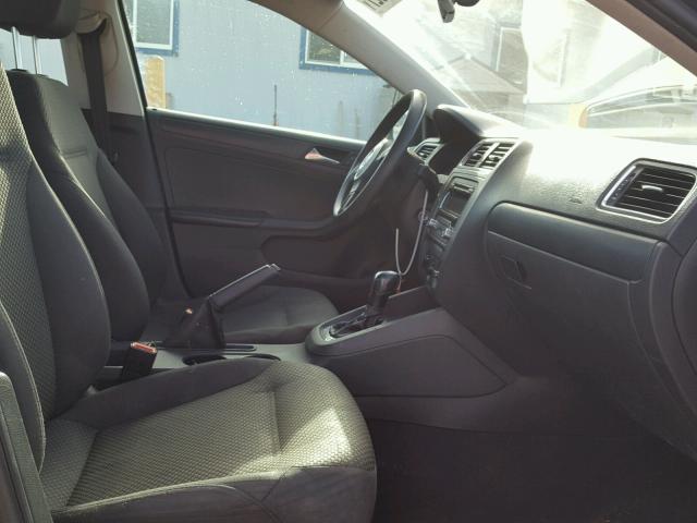 3VW2K7AJ2DM382146 - 2013 VOLKSWAGEN JETTA BASE შავი ფოტო 5