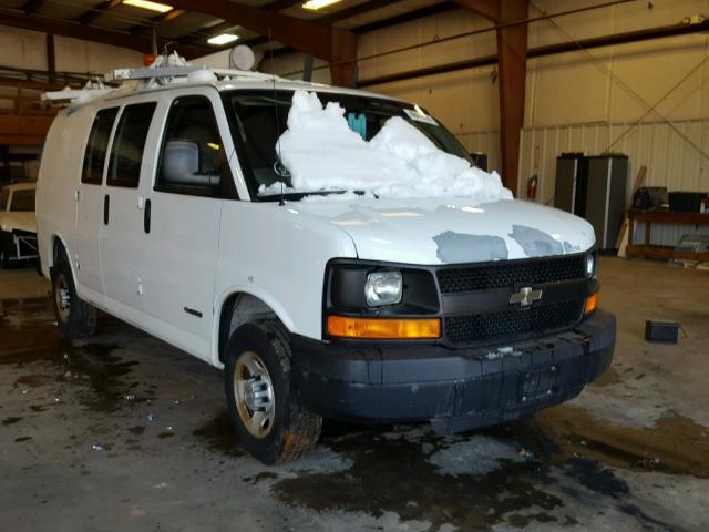 1GCGG25V561172845 - 2006 CHEVROLET EXPRESS G2 WHITE photo 1