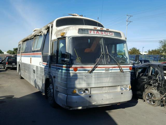 P8M4905A920 - 1974 GMC MOTORHOME WHITE photo 1