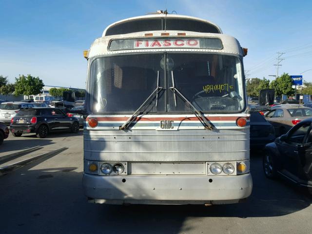 P8M4905A920 - 1974 GMC MOTORHOME WHITE photo 10