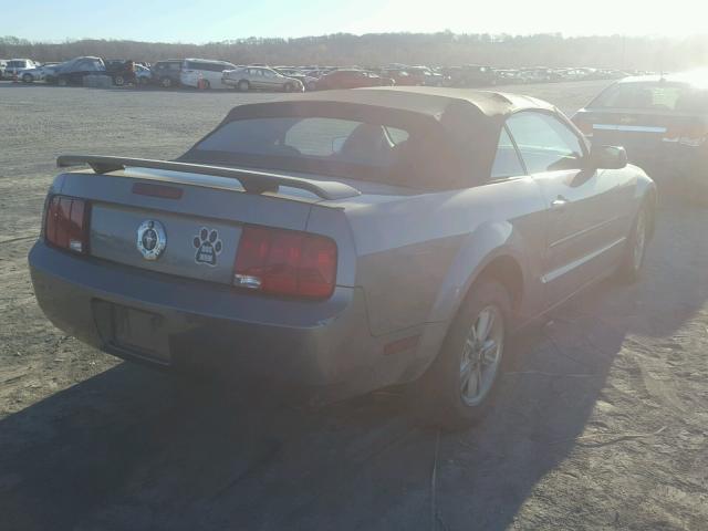 1ZVFT84N865130350 - 2006 FORD MUSTANG GRAY photo 4