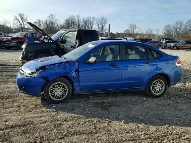 1FAHP3FN8AW118367 - 2010 FORD FOCUS SE BLUE photo 9