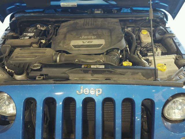 1C4BJWEG2FL558146 - 2015 JEEP WRANGLER U BLUE photo 7