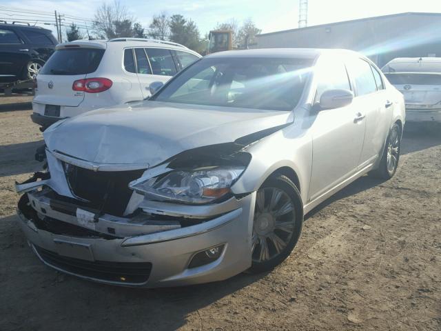 KMHGC46E69U017547 - 2009 HYUNDAI GENESIS 3. SILVER photo 2