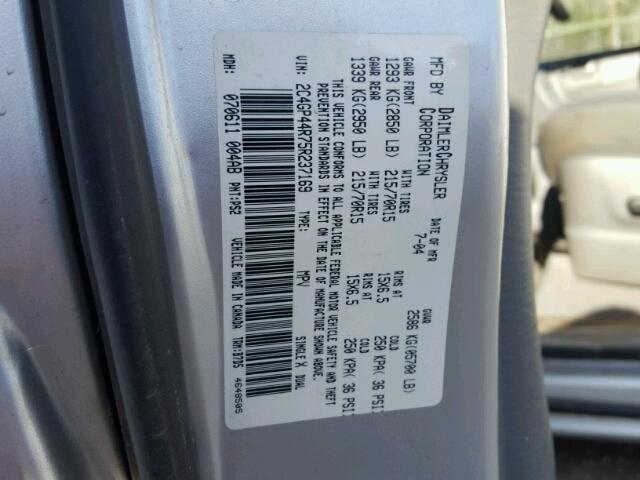 2C4GP44R75R237169 - 2005 CHRYSLER TOWN & COU SILVER photo 10