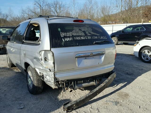 2C4GP44R75R237169 - 2005 CHRYSLER TOWN & COU SILVER photo 3