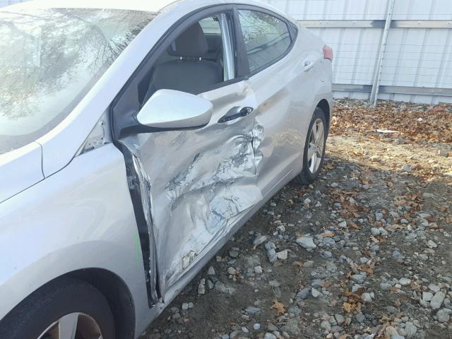 5NPDH4AE3DH257531 - 2013 HYUNDAI ELANTRA GL SILVER photo 9