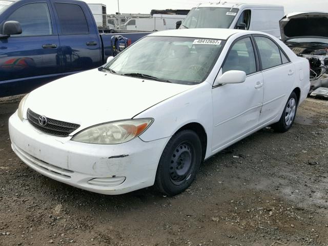 JTDBE32K020128882 - 2002 TOYOTA CAMRY LE WHITE photo 2