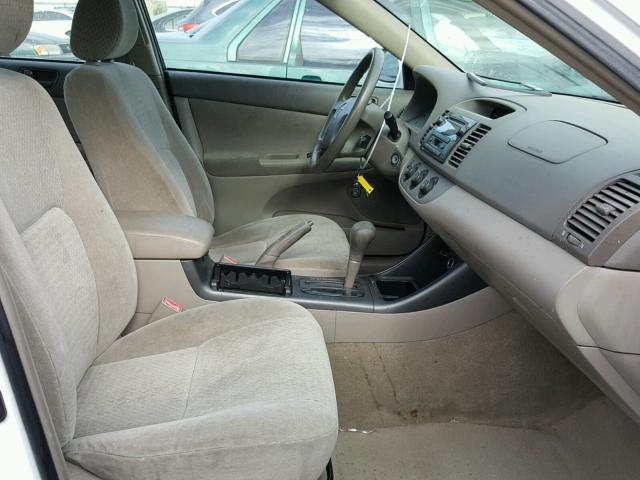 JTDBE32K020128882 - 2002 TOYOTA CAMRY LE თეთრი ფოტო 5