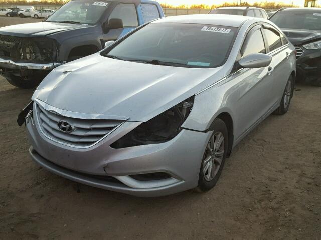 5NPEB4AC4DH791612 - 2013 HYUNDAI SONATA GLS SILVER photo 2