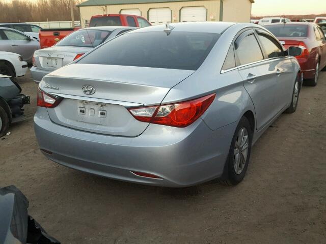 5NPEB4AC4DH791612 - 2013 HYUNDAI SONATA GLS SILVER photo 4