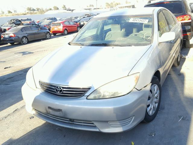 4T1BE32KX6U643933 - 2006 TOYOTA CAMRY LE SILVER photo 2