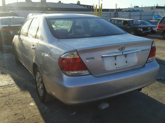 4T1BE32KX6U643933 - 2006 TOYOTA CAMRY LE ვერცხლისფერი ფოტო 3