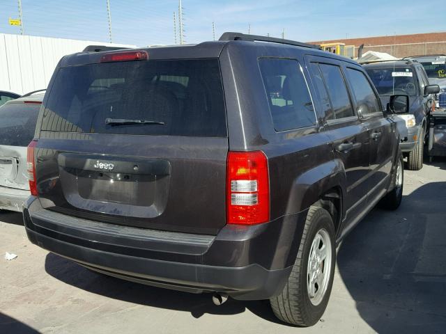 1C4NJPBBXED796718 - 2014 JEEP PATRIOT SP GRAY photo 4