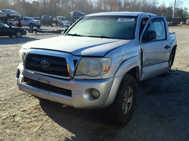 5TEJU62N06Z246852 - 2006 TOYOTA TACOMA DOU SILVER photo 2