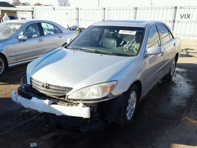 4T1BF30K62U527915 - 2002 TOYOTA CAMRY LE SILVER photo 2