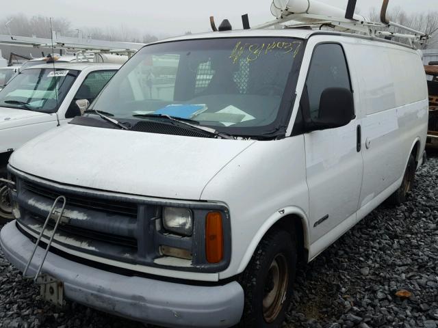 1GCEG15W6V1026155 - 1997 CHEVROLET EXPRESS G1 WHITE photo 2