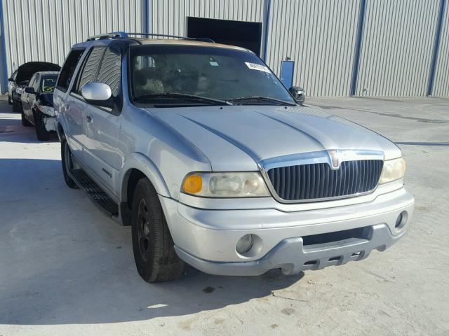 5LMEU27A7YLJ33278 - 2000 LINCOLN NAVIGATOR 银色 照片 1