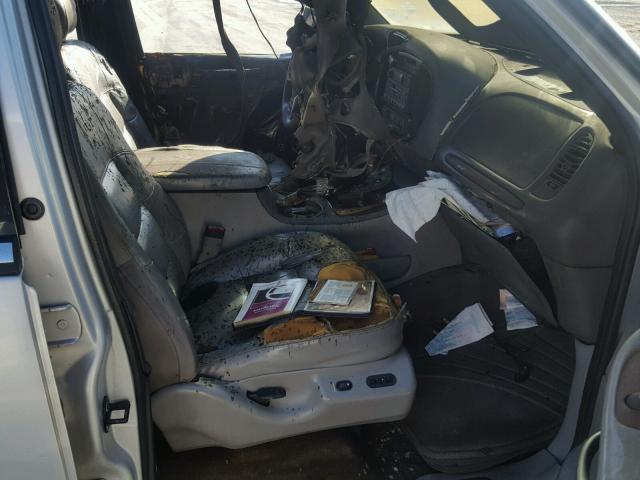 5LMEU27A7YLJ33278 - 2000 LINCOLN NAVIGATOR 银色 照片 5