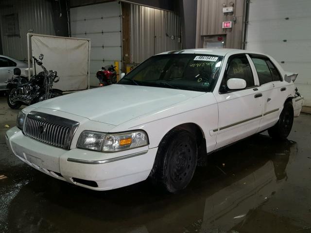 2MEFM74V36X647854 - 2006 MERCURY GRAND MARQ WHITE photo 2