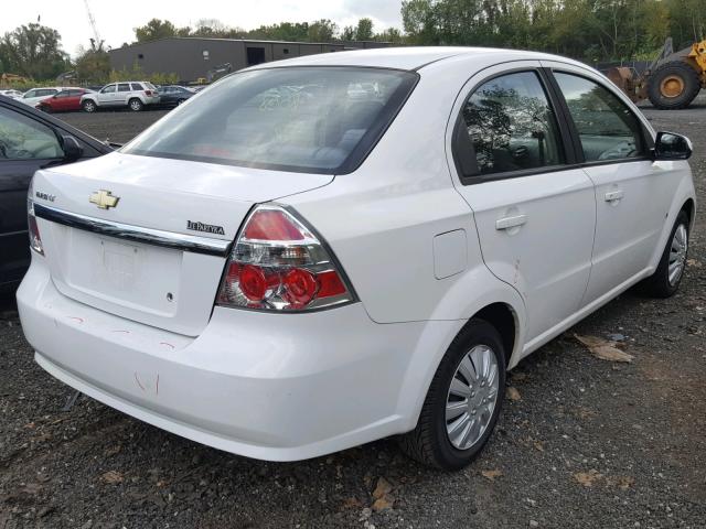 KL1TD56E49B317595 - 2009 CHEVROLET AVEO LS WHITE photo 4