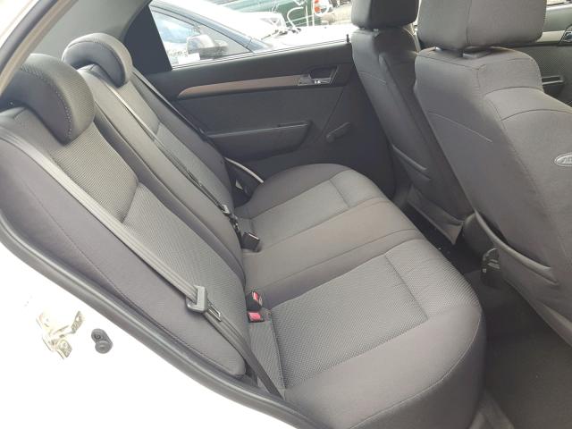 KL1TD56E49B317595 - 2009 CHEVROLET AVEO LS WHITE photo 6