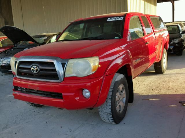 5TEUU42N26Z297576 - 2006 TOYOTA TACOMA ACC RED photo 2