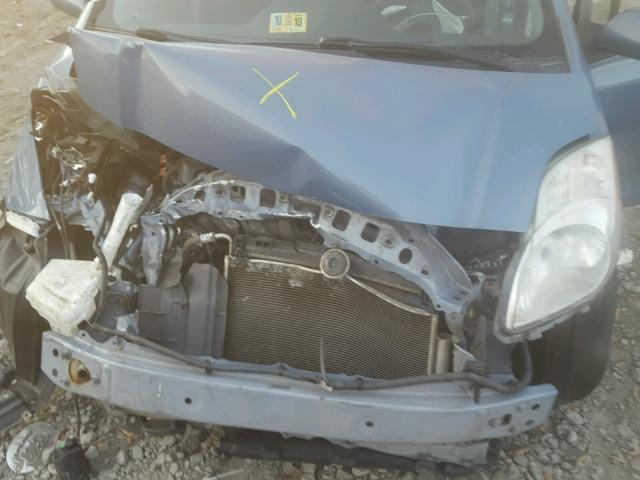 JTDKT4K38A5323960 - 2010 TOYOTA YARIS BLUE photo 7