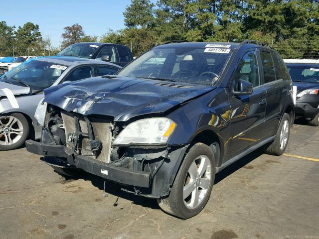 4JGBB8GB7BA719182 - 2011 MERCEDES-BENZ ML 350 4MA GRAY photo 2