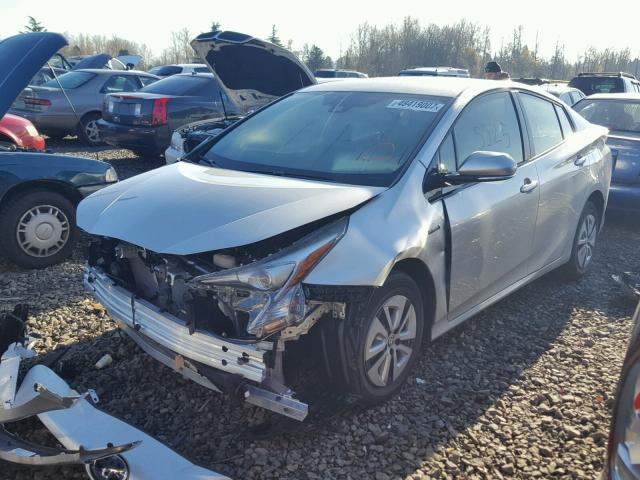 JTDKARFU3H3042001 - 2017 TOYOTA PRIUS SILVER photo 2