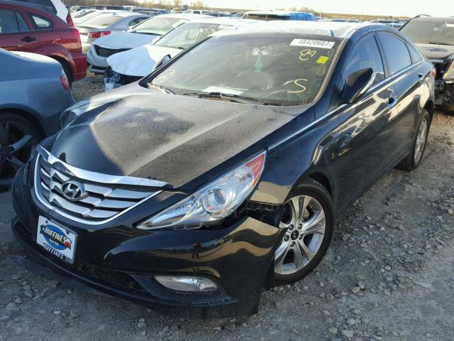 5NPEC4AC0BH001345 - 2011 HYUNDAI SONATA SE BLACK photo 2