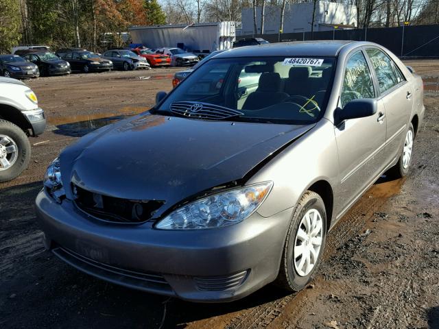 4T1BE32K75U961541 - 2005 TOYOTA CAMRY LE 灰色 照片 2