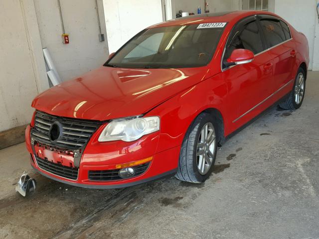 WVWEK73C08E022965 - 2008 VOLKSWAGEN PASSAT LUX RED photo 2