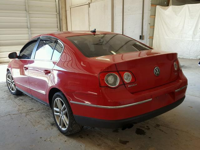 WVWEK73C08E022965 - 2008 VOLKSWAGEN PASSAT LUX RED photo 3