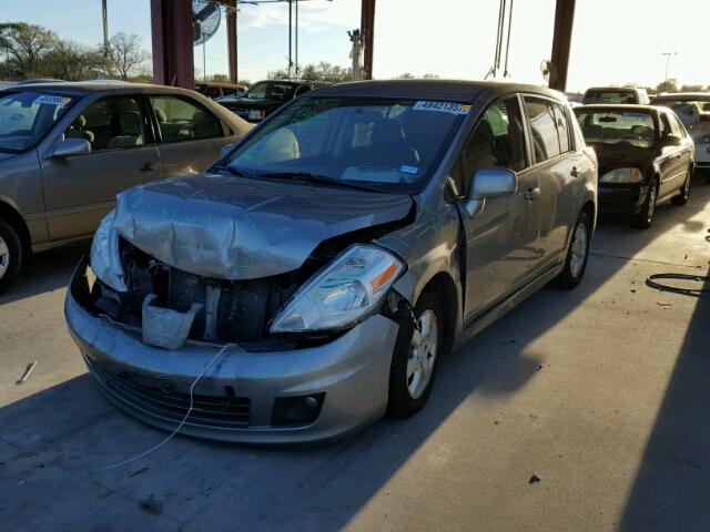 3N1BC1CP3BL376294 - 2011 NISSAN VERSA S GRAY photo 2