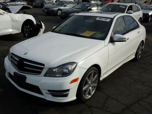 WDDGF4HB8EA961947 - 2014 MERCEDES-BENZ C 250 WHITE photo 2