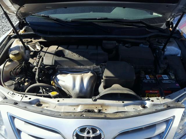 4T4BF3EK2BR134752 - 2011 TOYOTA CAMRY BASE SILVER photo 5