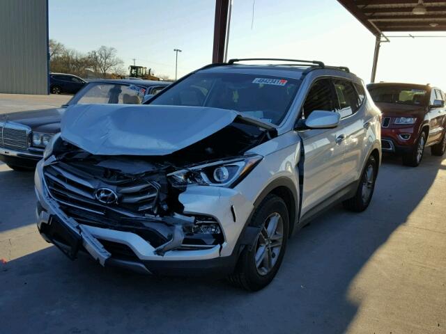 5XYZU3LB4HG396272 - 2017 HYUNDAI SANTA FE S SILVER photo 2