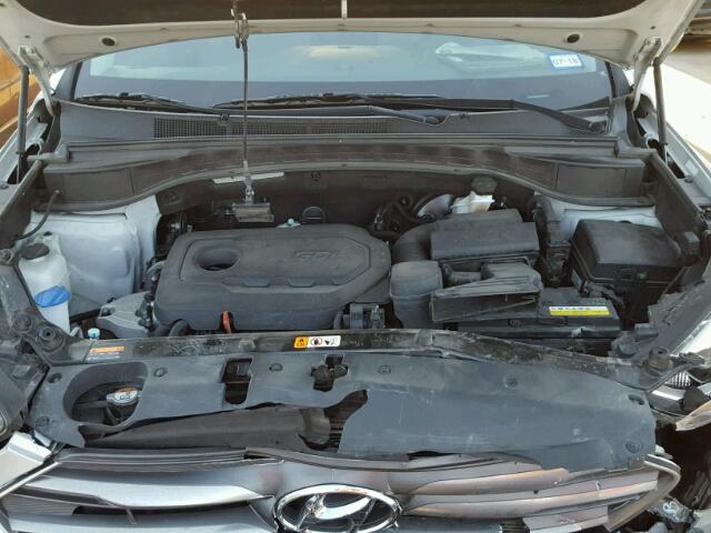 5XYZU3LB4HG396272 - 2017 HYUNDAI SANTA FE S 银色 照片 7