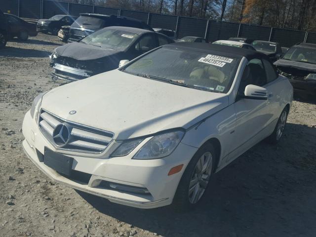 WDDKK5KF9CF140735 - 2012 MERCEDES-BENZ E 350 WHITE photo 2