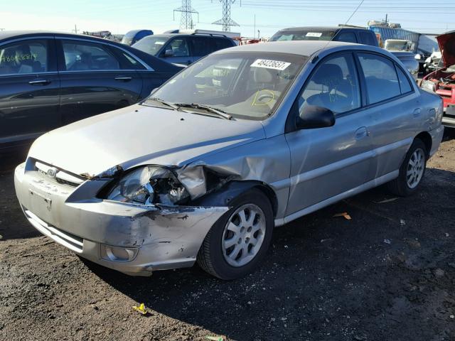 KNADC125056364864 - 2005 KIA RIO SILVER photo 2