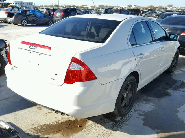 3FAHP0HA5BR309502 - 2011 FORD FUSION SE WHITE photo 4